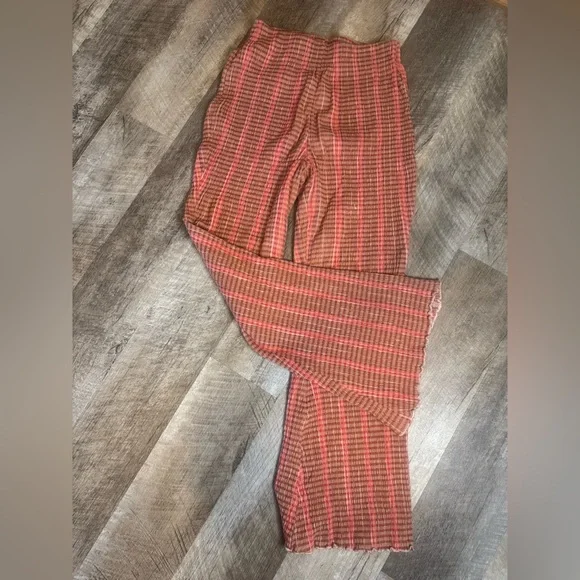 Free People, size XS sear sucker feel flare leg pants, tiny ruffle trim - Picture 1 of 8
